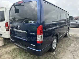 Toyota HiAce 2017 Blue