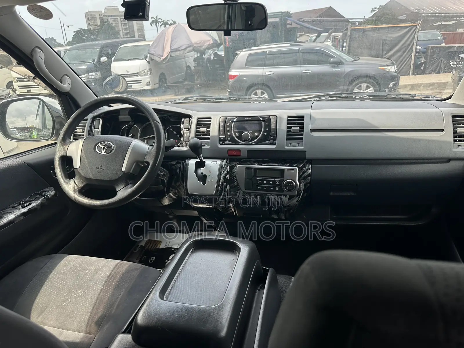 Toyota HiAce 2017 Blue
