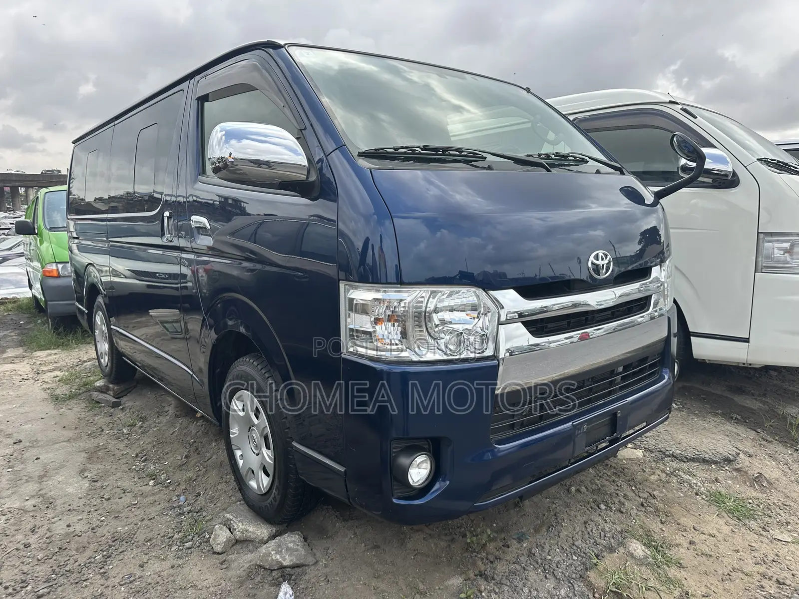Toyota HiAce 2017 Blue