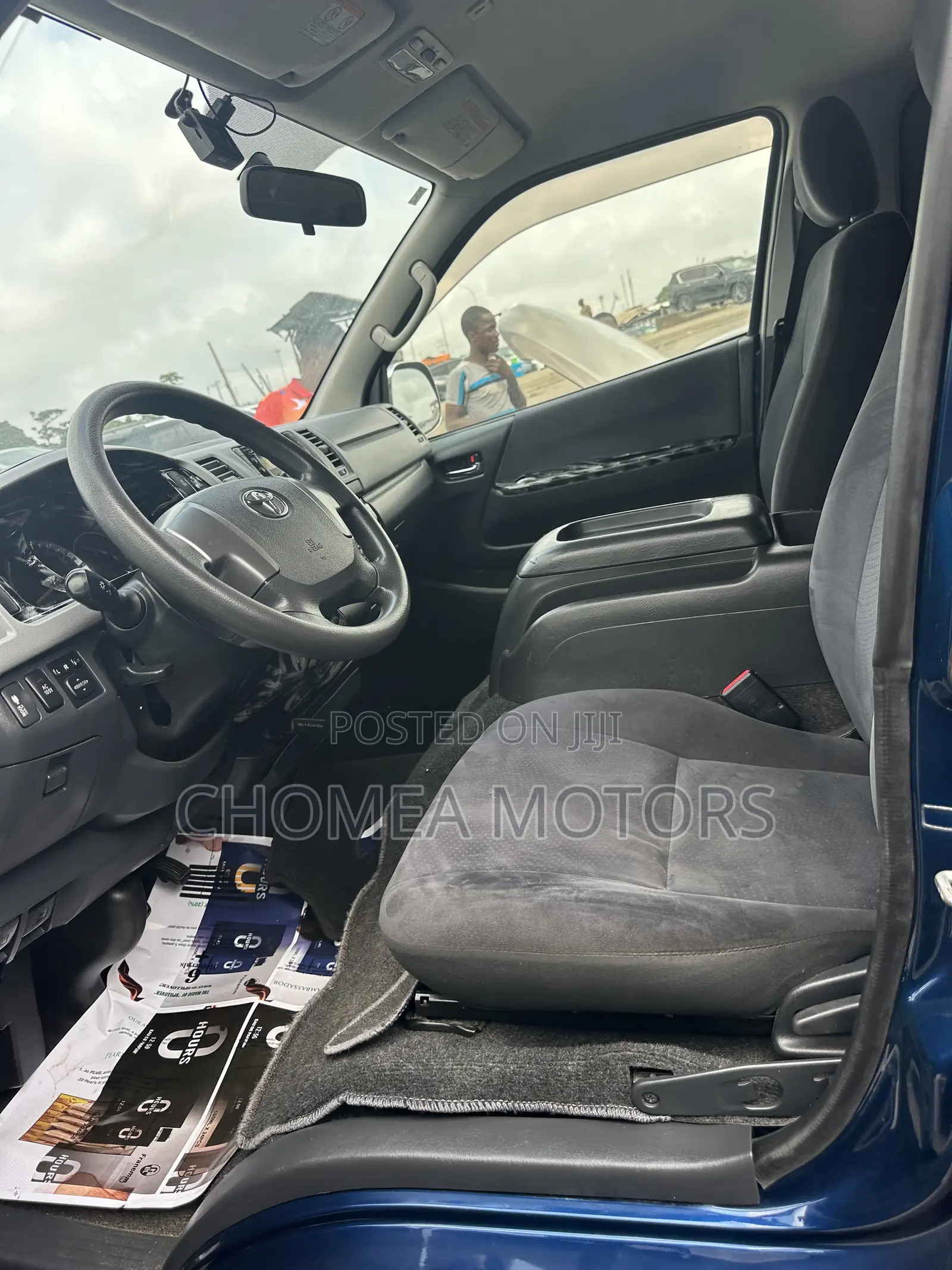 Toyota HiAce 2017 Blue