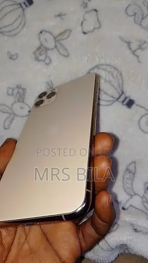 Apple iPhone 11 64 GB Gold