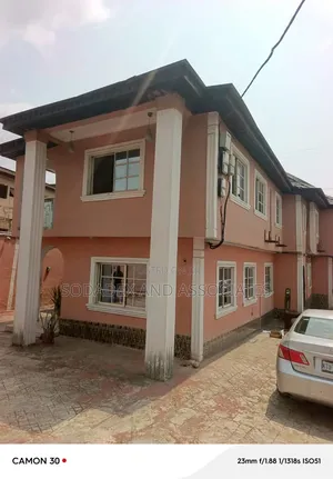 3bdrm Block of Flats in Magodo, GRA Phase 2 Shangisha for sale