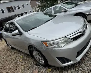 Toyota Camry LE 4dr Sedan (2.5L 4cyl 6A) 2014 Silver