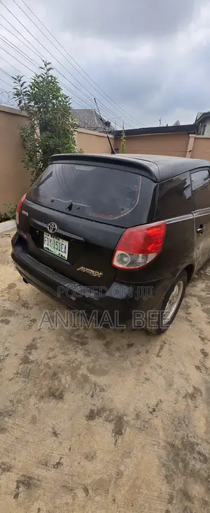 Toyota Matrix Standard FWD (1.8L 4cyl 5M) 2004 Black