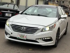 Hyundai Sonata Limited w/Brown Leather 4dr Sedan (2.4L 4cyl 6A) 2015