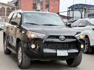 Toyota 4-Runner SR5 4dr 4x4 (4.0L 6cyl 5A) 2017 Black