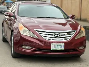 Hyundai Elantra Limited 4dr Sedan (1.8L 4cyl 6A) 2014 Red