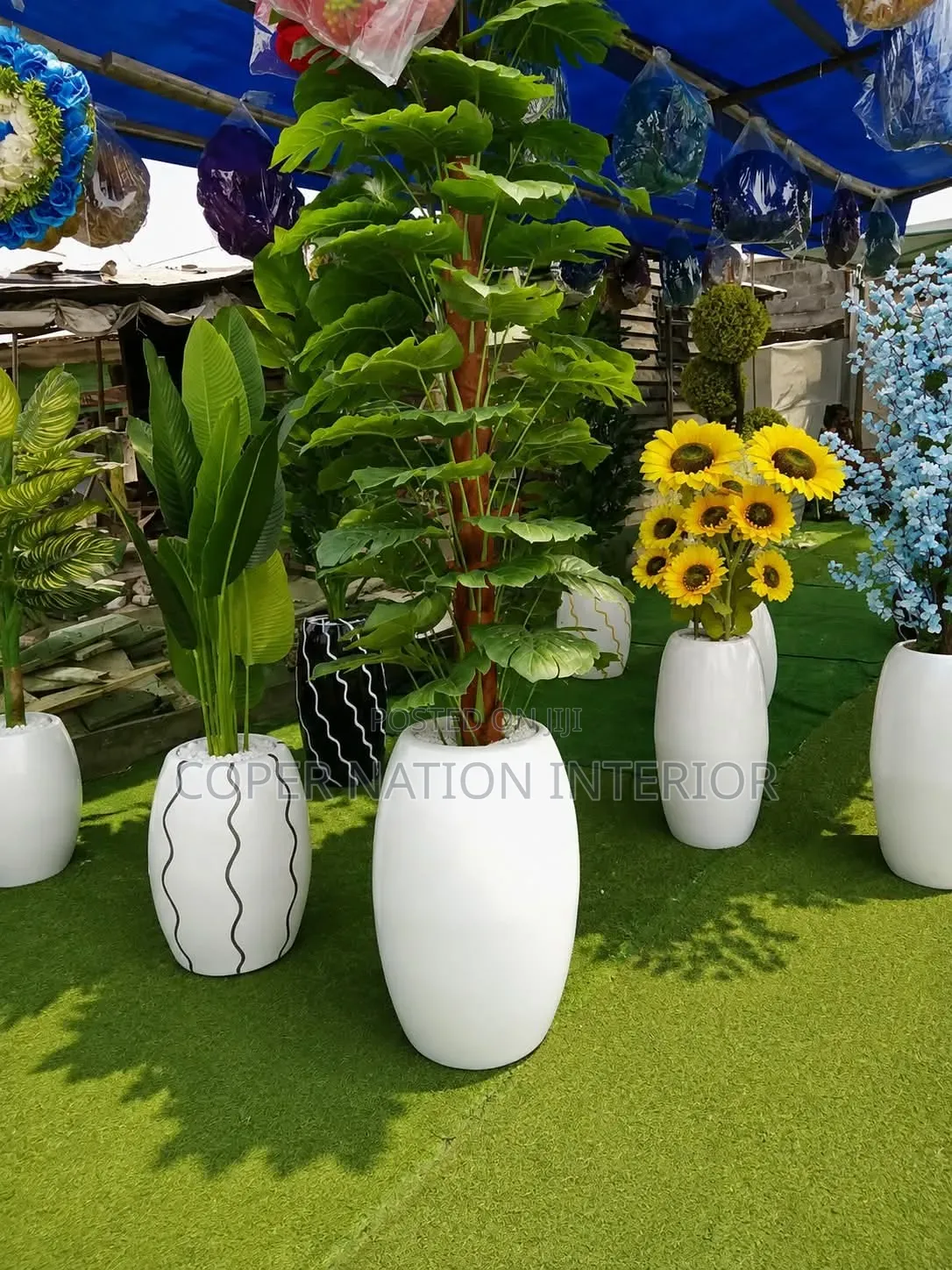 Artificial Flower and Vase Set.
Available in Different Sizes
