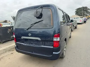 Toyota HiAce 2006 Blue