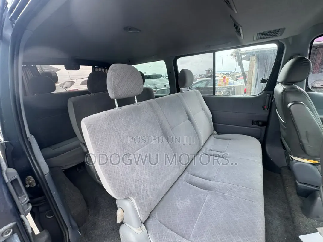Toyota HiAce 2006 Blue