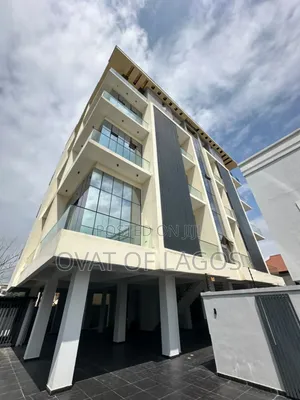 3bdrm Apartment in Lekki Phase 1 for sale