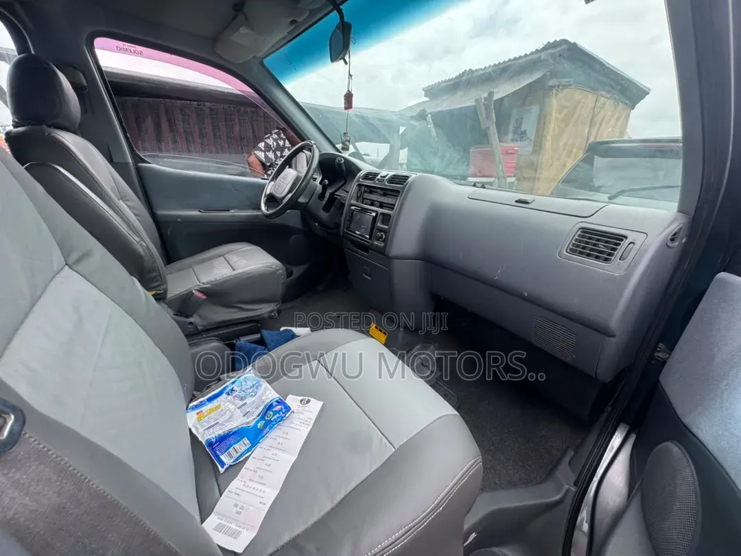 Toyota HiAce 2006 Blue