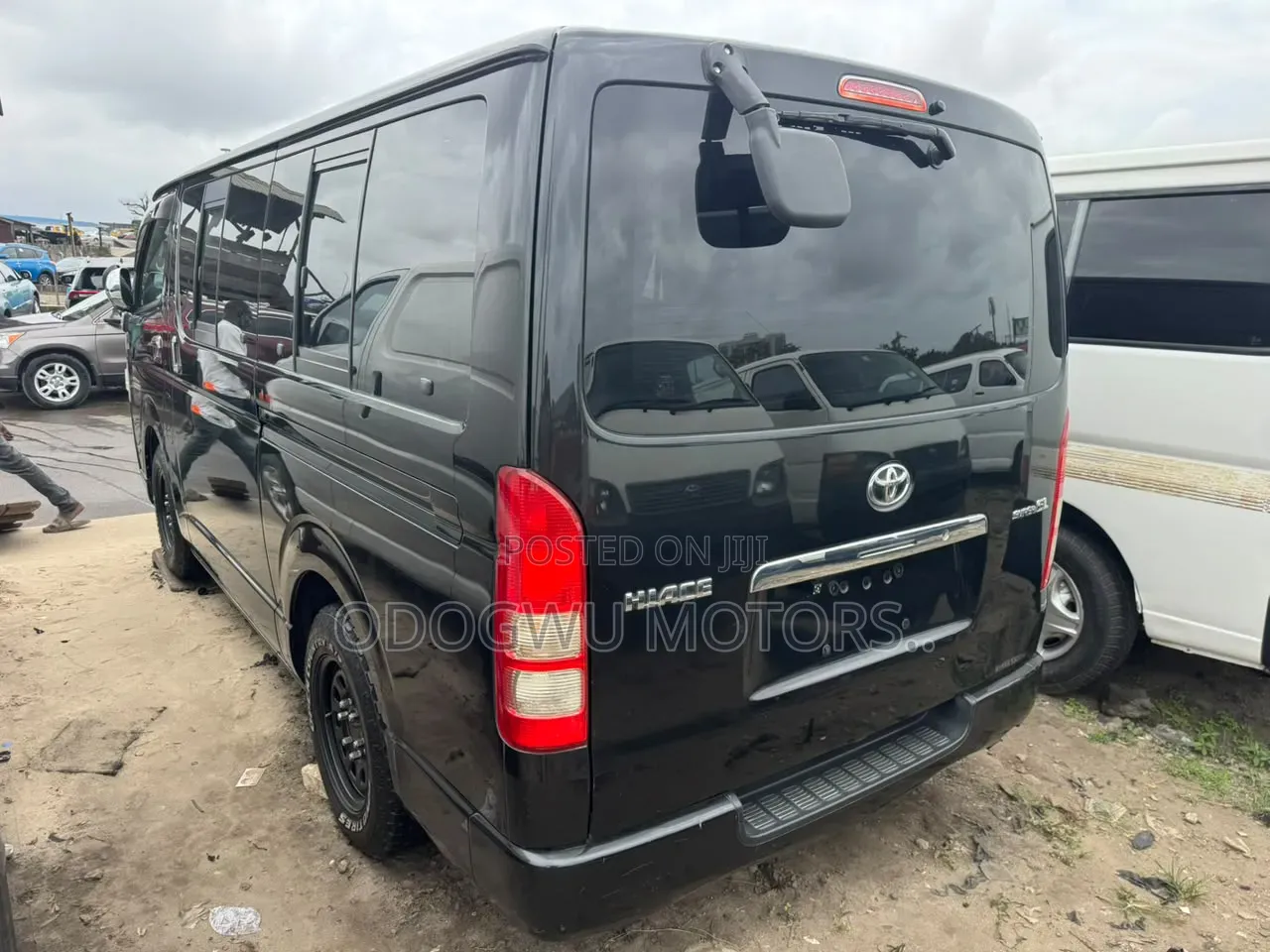 Toyota HiAce 2011 Black