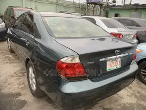 Toyota Camry XLE 4dr Sedan (2.4L 4cyl 5A) 2006 Green