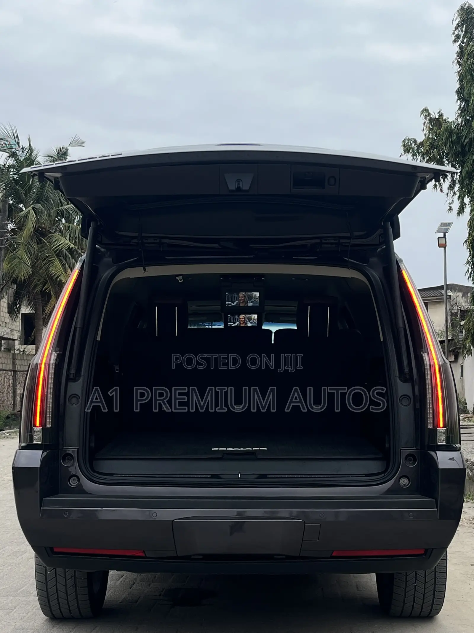 Cadillac Escalade ESV 2015 Gray