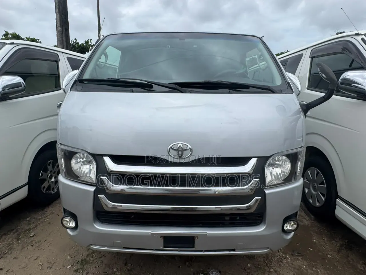 Toyota HiAce 2011 Silver