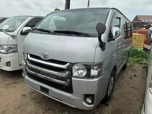 Toyota HiAce 2011 Silver
