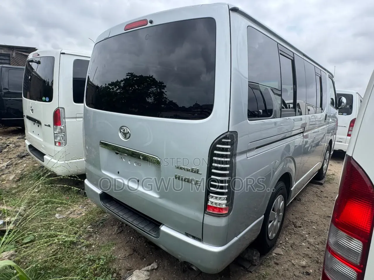 Toyota HiAce 2011 Silver