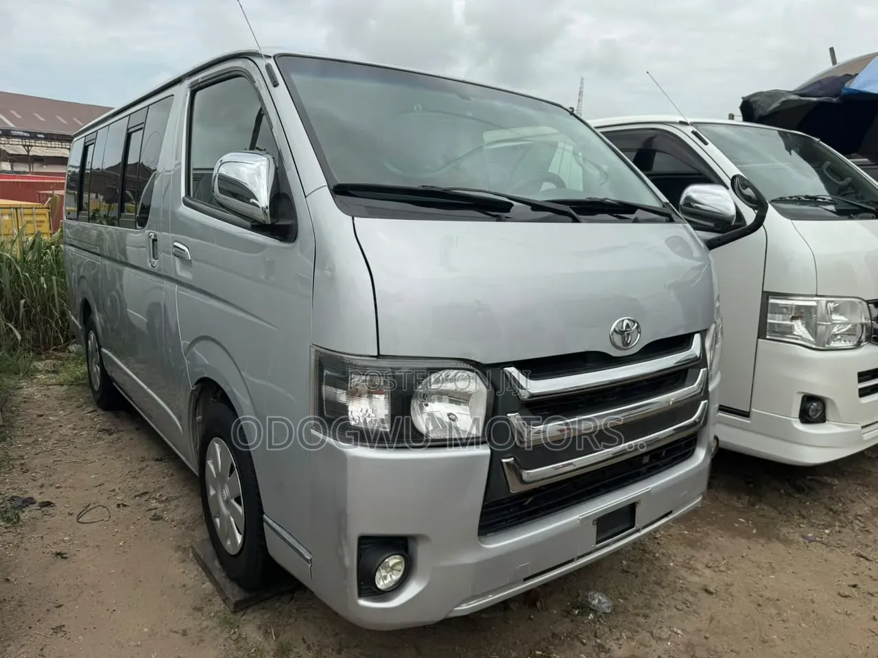 Toyota HiAce 2011 Silver