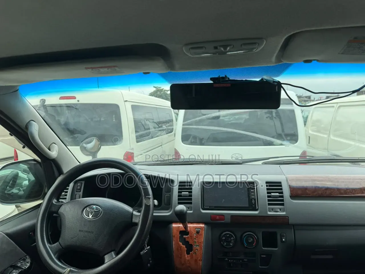 Toyota HiAce 2011 Silver