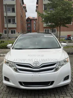 Toyota Venza XLE 2015 White