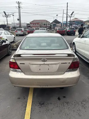 Toyota Camry 2006 Gold