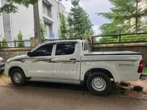Toyota Hilux 2014 White
