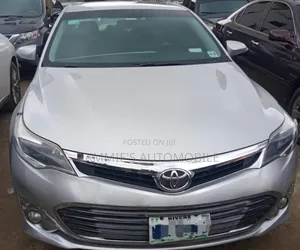 Toyota Avalon XLE 4dr Sedan (3.5L 6cyl 6A) 2015 Silver