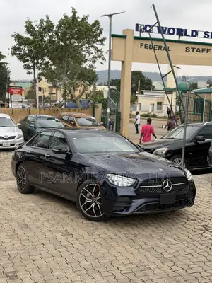 Mercedes-Benz E350 2021 Blue