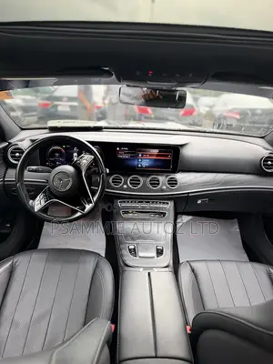 Mercedes-Benz E350 2021 Blue