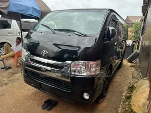 Toyota HiAce 2013 Black
