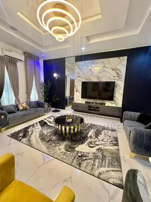 Serviced Apartment