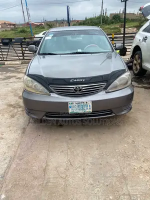 Toyota Camry 2005 Gray
