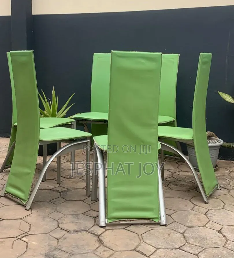Quality Glass Dining Table 6 Seaters