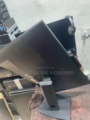 Working Perfectly 27 Inches Gaming Monitor With Web Cam for Gamers