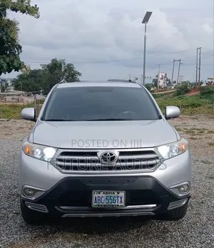 Toyota Highlander 2012 Silver