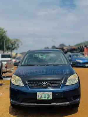 Toyota Matrix XR Hatchback FWD (1.8L 4cyl 4A) 2005 Blue