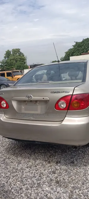 Toyota Corolla 2004 Gold