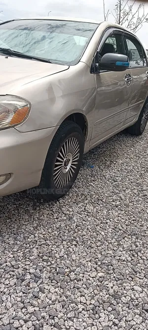 Toyota Corolla 2004 Gold