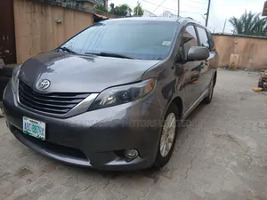 Toyota Sienna XLE 7 Passenger Mobility 2012 Gray