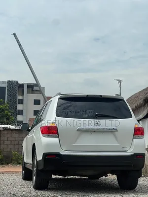 Toyota Highlander Limited 2012 White