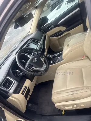 Toyota Highlander XLE 4x4 V6 (3.5L 6cyl 8A) 2018 Brown