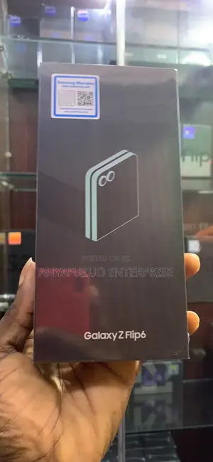 New Samsung Galaxy Z Flip6 256 GB Green