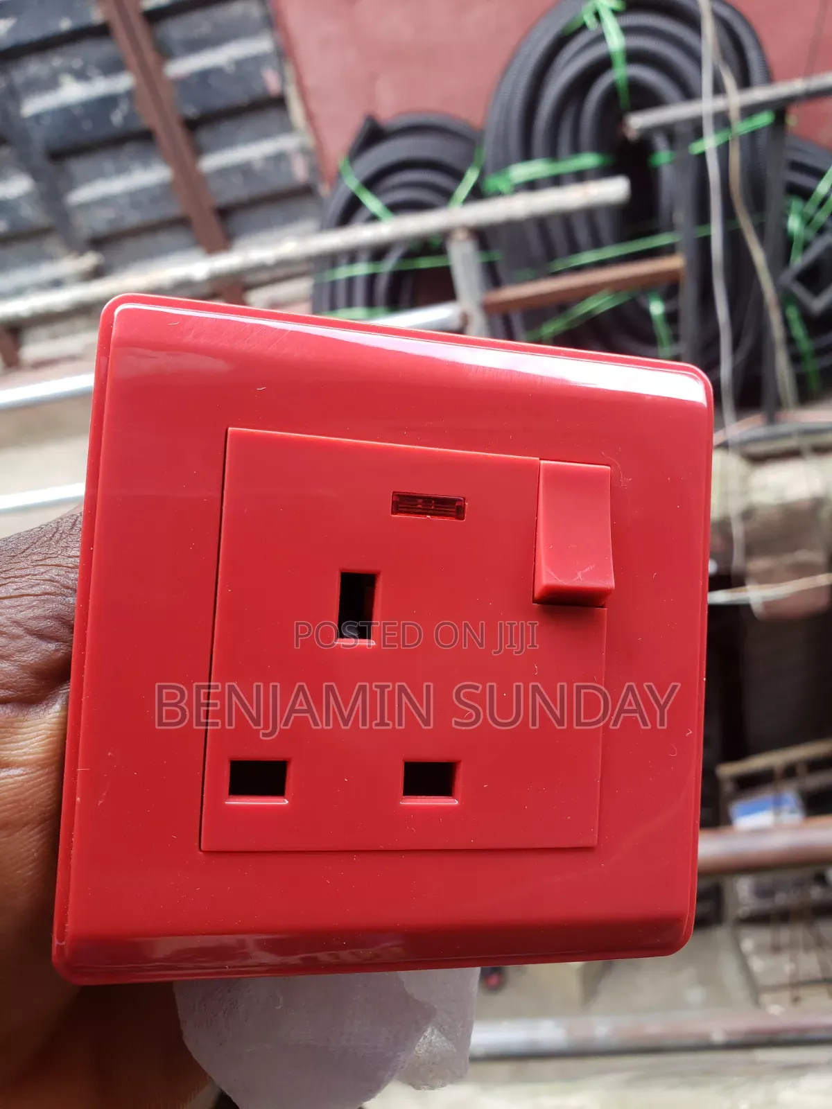 Red 13single Socket