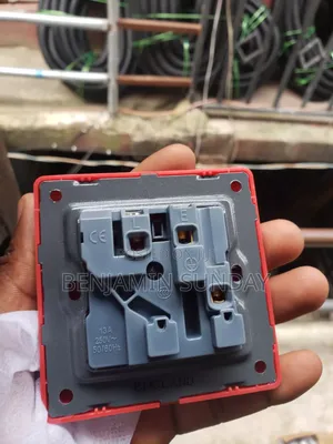 Red 13single Socket