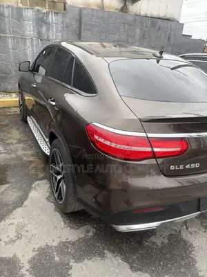Mercedes-Benz GLE-Class 2018 Brown