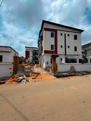 3bdrm Block of Flats in Aguda for sale