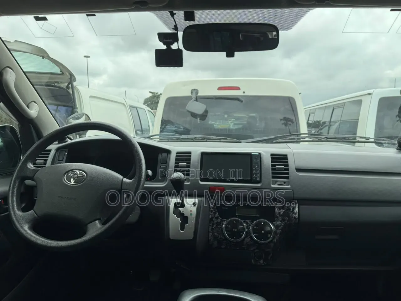 Toyota HiAce 2012 White
