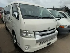 Toyota HiAce 2013 White
