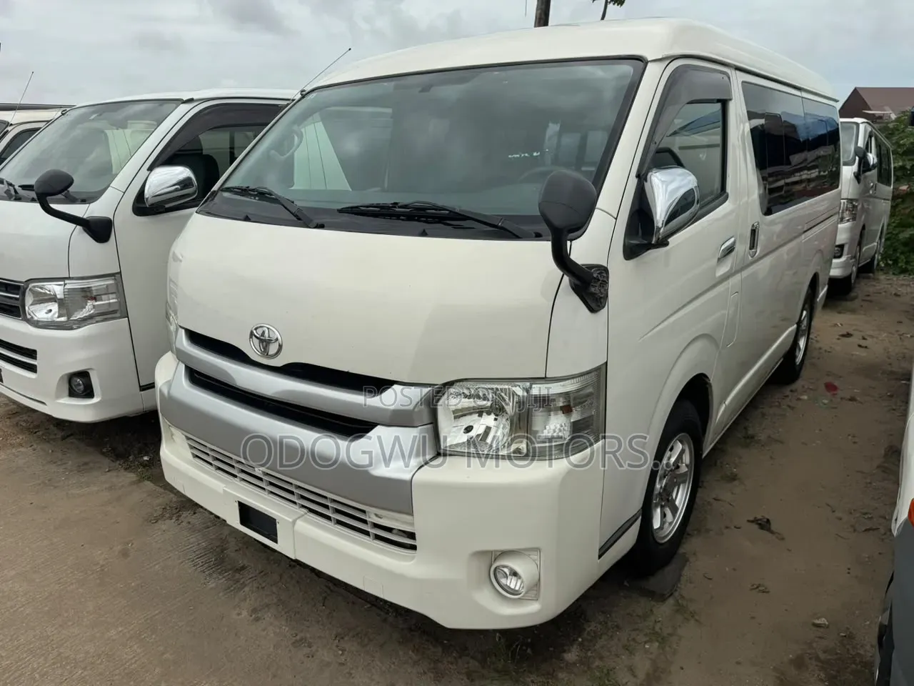 Toyota HiAce 2013 White